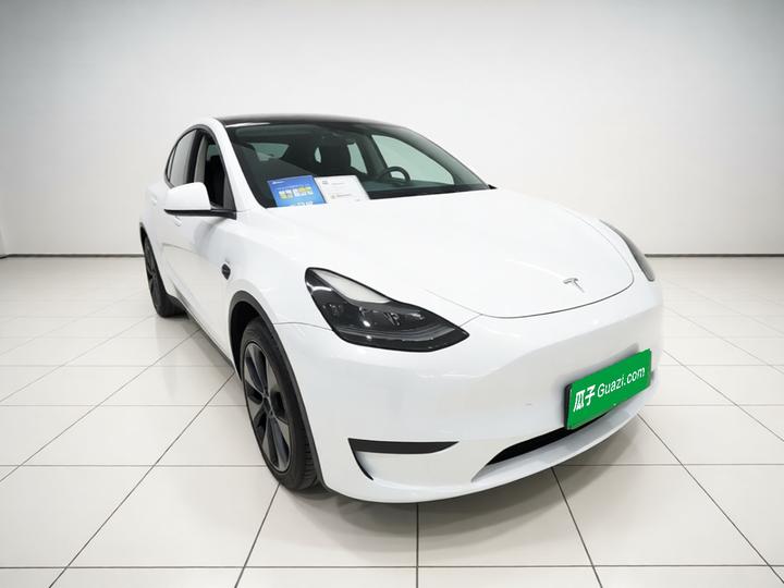 Model Y 2024 RWD photo 3