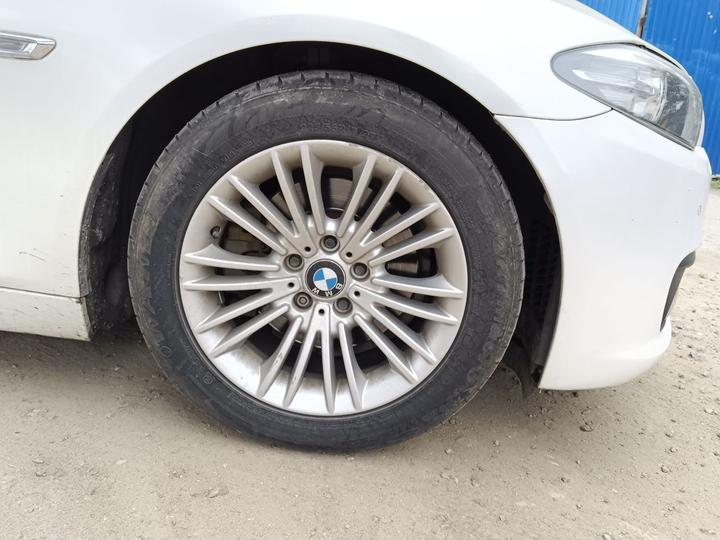 5 Series 2014 525Li Leading photo 8