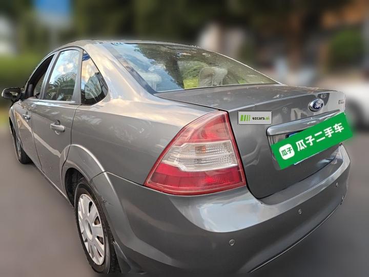 Focus 2011 Sedan 1.8L MT Classic photo 4