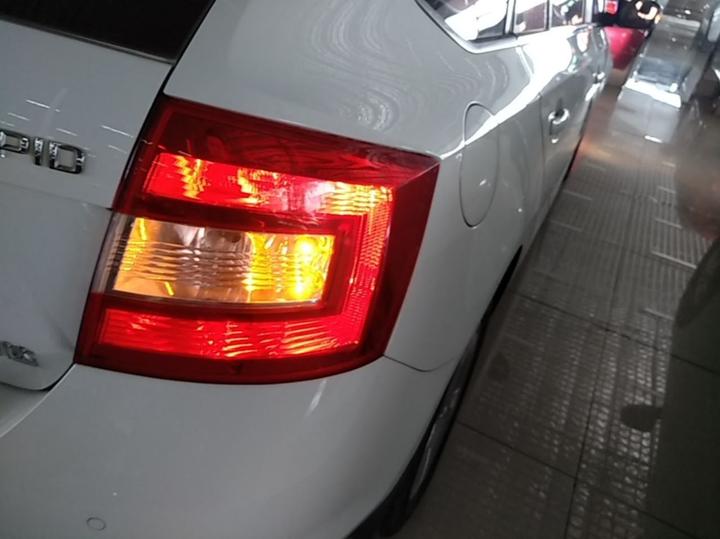 Rapid Spaceback 2018 1.6L AT Comfort photo 7