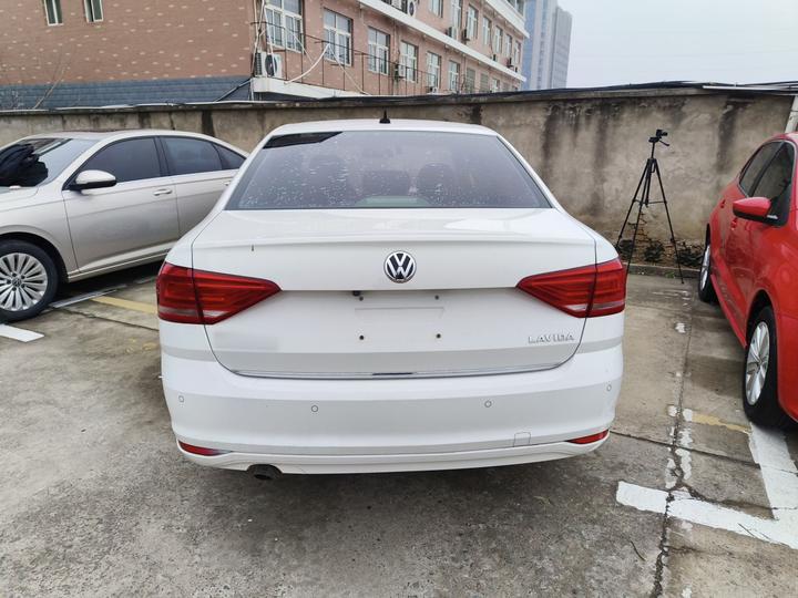 Lavida 2018 Classic 1.5L AT Comfort China VI photo 3