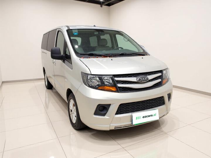Refine M3 2019 PLUS 1.8L Luxury photo 3