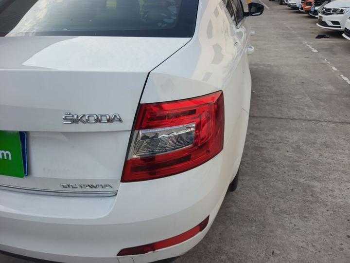 Octavia 2015 1.6L AT photo 7