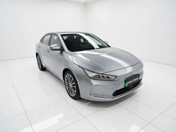 A 2019 Standard Range photo 3