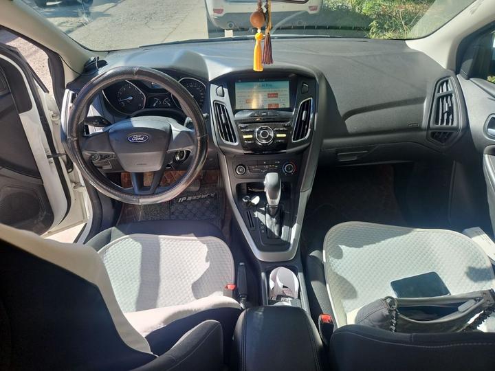 Focus 2015 Hatchback 1.6L AT Comfort photo 5