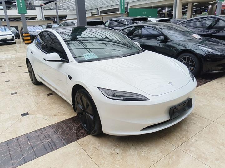 Model 3 2023 RWD photo 3