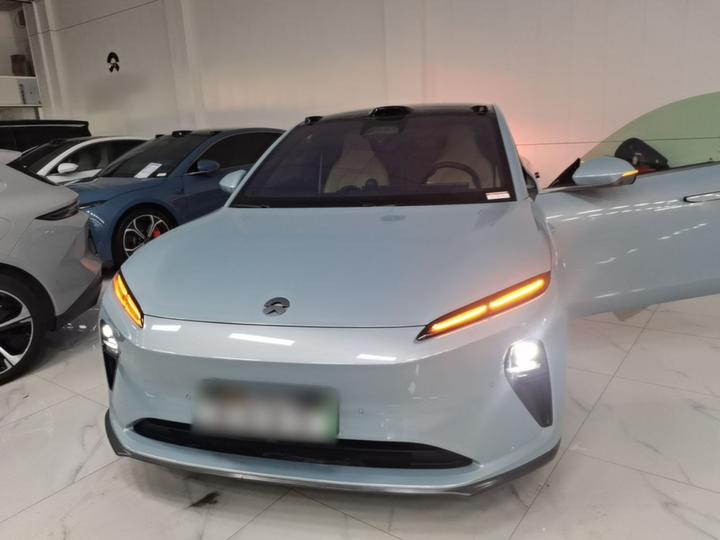 ET5 2022 75kWh photo 2
