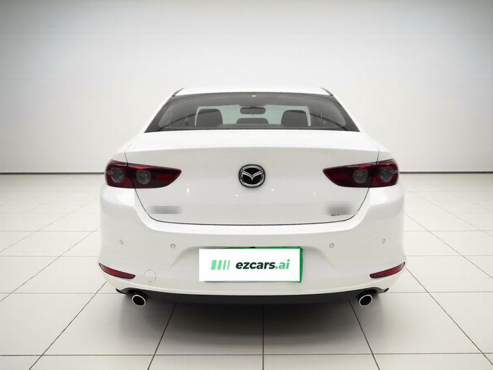 3 Axela 2021 1.5L AT photo 5