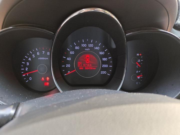 K2 2012 Sedan 1.6L AT Premium ECO photo 2