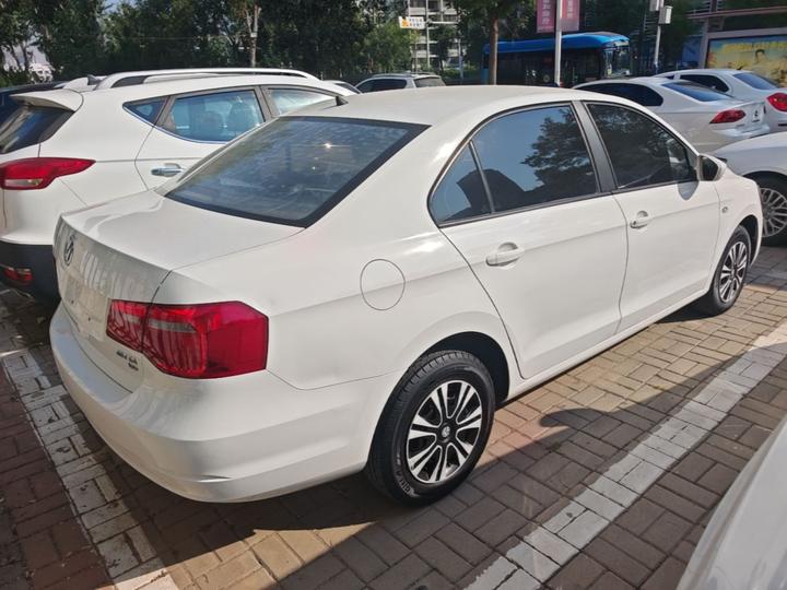 2015 1.6L AT Fashion photo 4