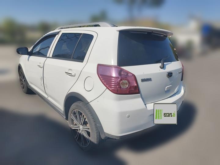 2014 CROSS 1.5L MT Progressive photo 4