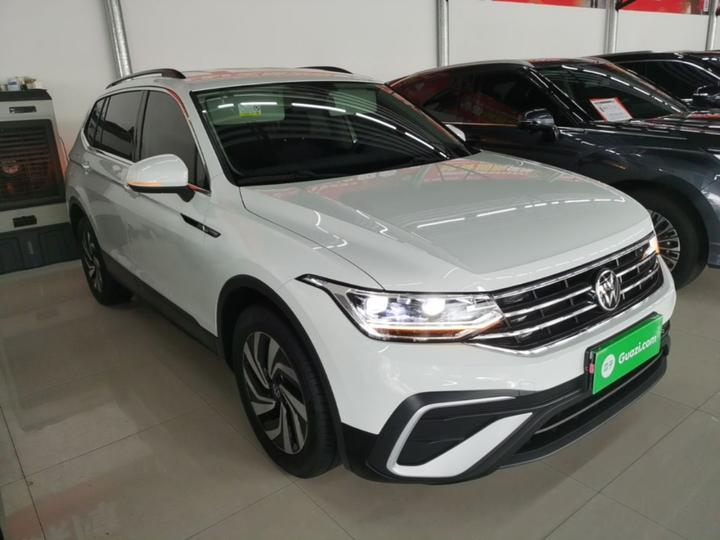 Tiguan L 2023 330TSI AT RWD Comfort photo 3