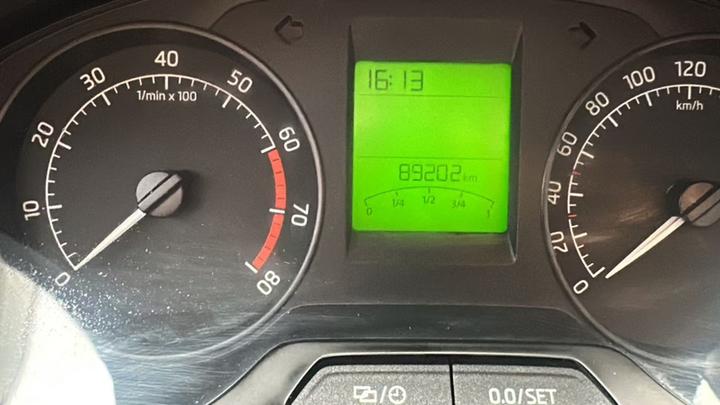 Rapid 2016 1.6L AT photo 2