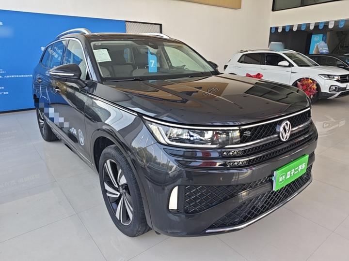 2025 380TSI AWD R-Line photo 3
