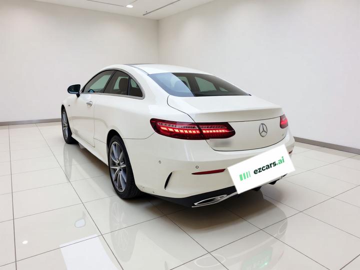 E-Class Imported 2023 E 300 Coupe photo 4