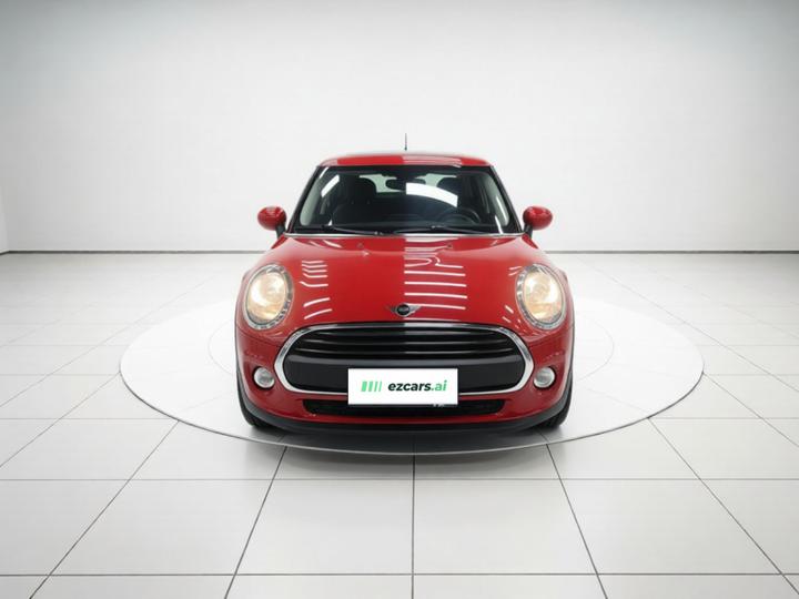 2019 1.5T ONE 5-Door photo 2