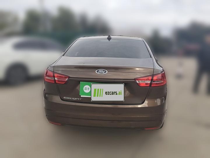 Escort 2015 1.5L MT Comfort photo 5
