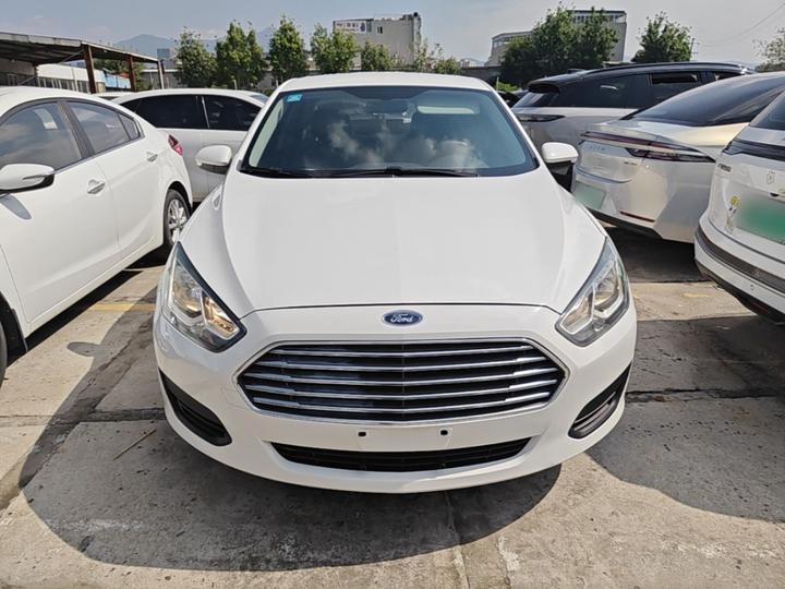 Escort 2019 Facelift 1.5L AT China VI photo 2