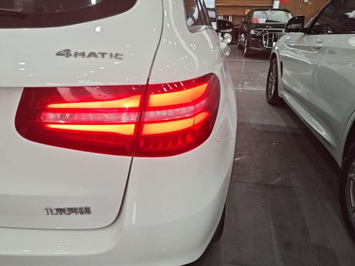 GLC 2018 GLC 200 4MATIC photo 7