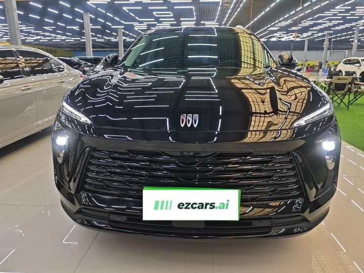 2025 Envision Plus 28T RWD photo 2