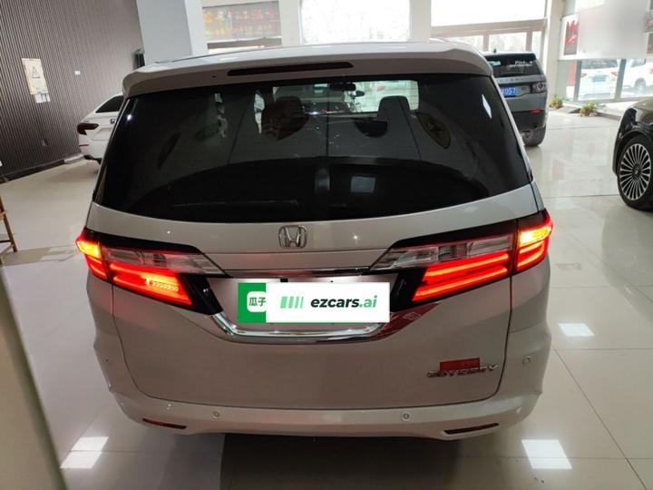 Odyssey 2018 2.4L Luxury photo 3
