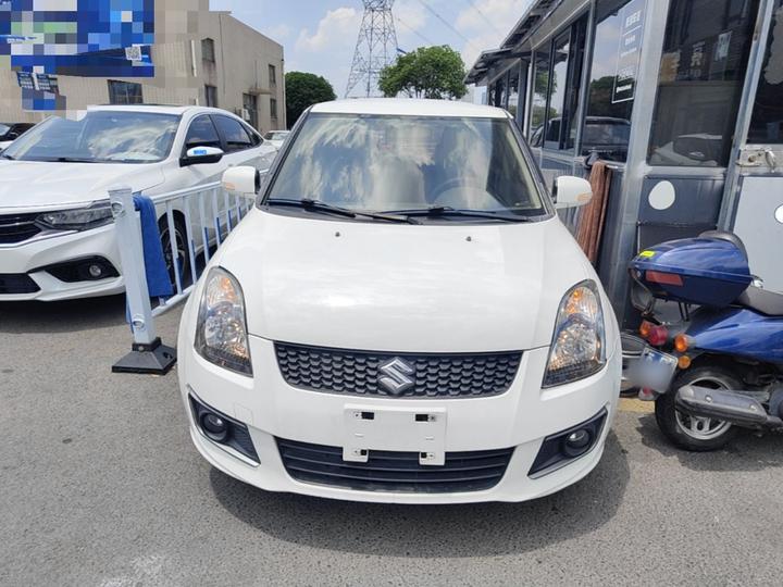 Swift 2014 1.5L AT Fashion photo 2