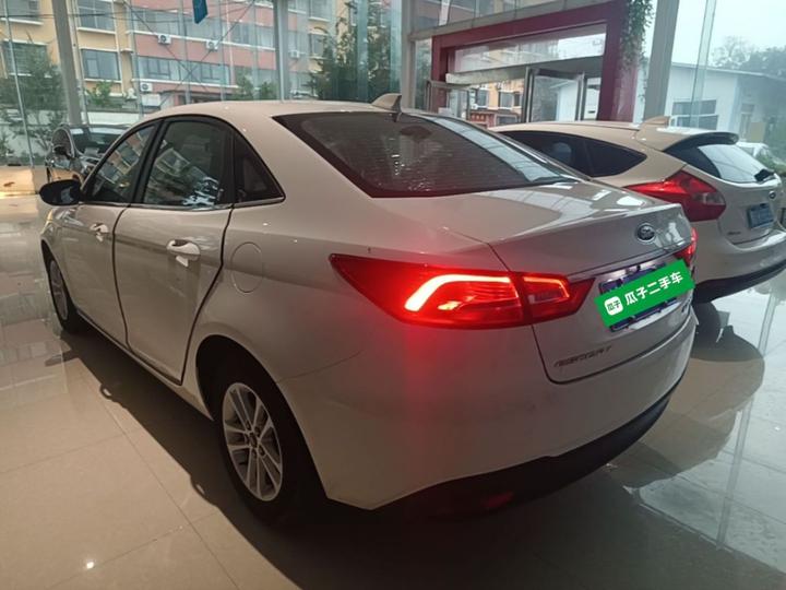 Escort 2019 Facelift 1.5L AT China VI photo 4