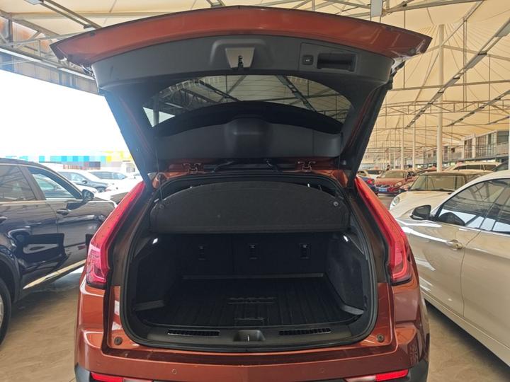 XT4 2020 Facelift 28T RWD Leading photo 8