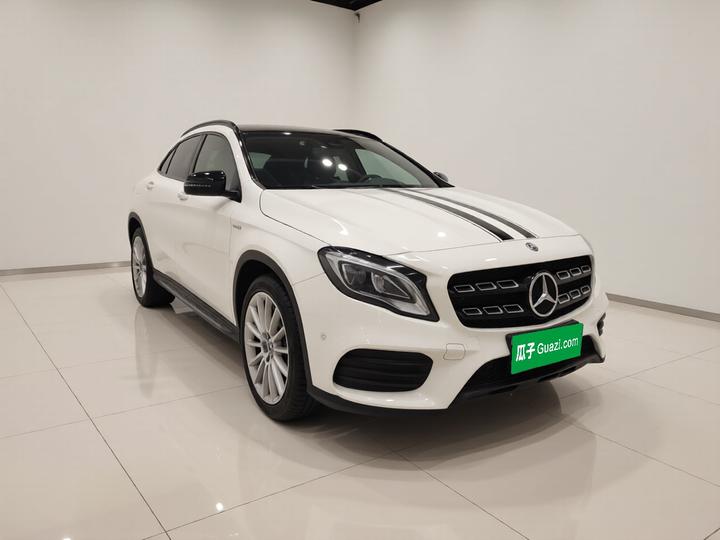 GLA 2018 GLA 200 photo 3