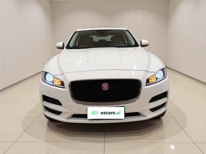 F-PACE 2018 2.0T AWD Exclusive photo 2