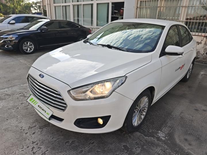 Escort 2015 1.5L AT Comfort