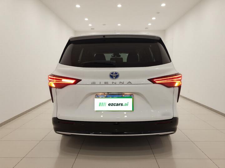 Sienna 2023 2.5L Hybrid Premium photo 5