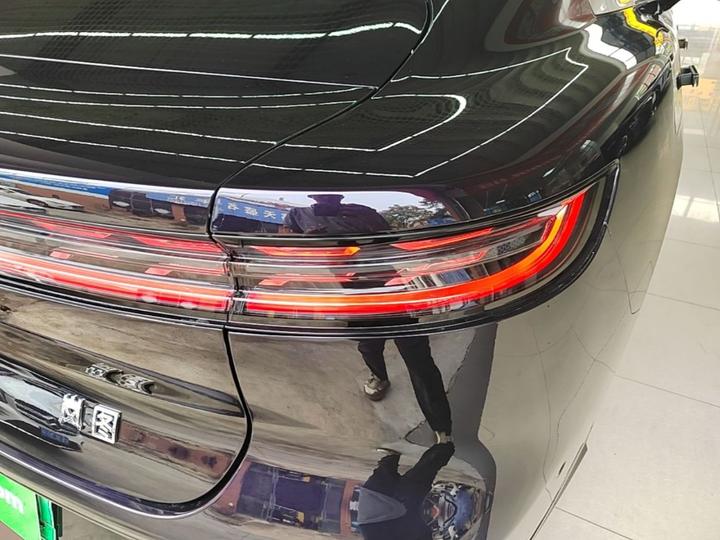 Voyah Passion 2024 PHEV AWD Extended Range Flagship photo 7