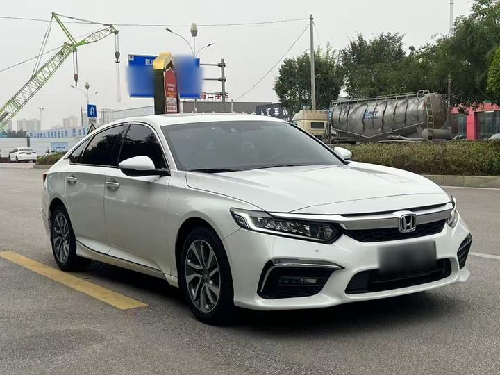 2019 260TURBO Elegant China VI photo 3