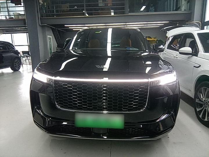 Li Auto ONE 2021 EREV 6-Seater photo 2