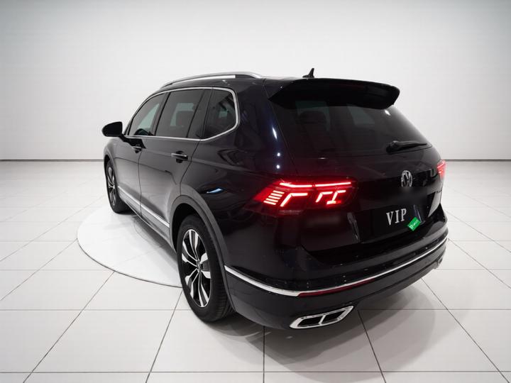 Tiguan L 2024 330TSI AT RWD R-Line photo 4