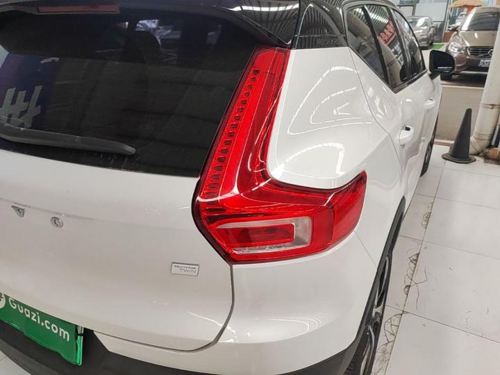 XC40 EV 2022 AWD Performance photo 7
