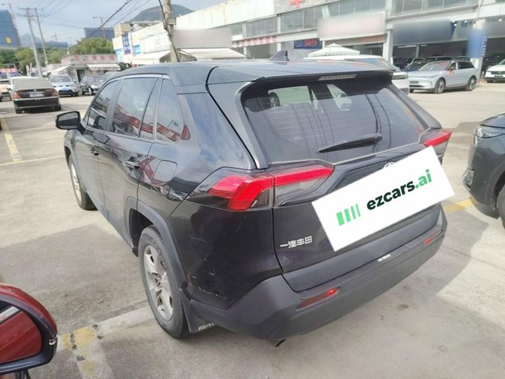 RAV4 2021 2.0L CVT RWD photo 4