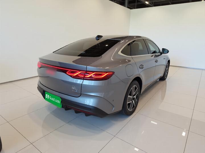 Qin L 2025 DM-i ADAS 120KM photo 6