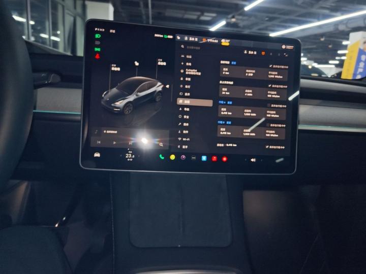 Model Y 2024 RWD photo 8