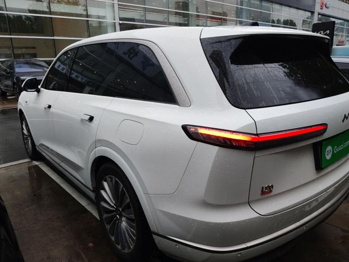 L90 2025 Ultra 6-Seater 85 photo 4