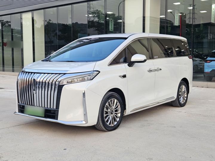 2023 AWD Flagship