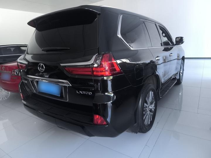 LX 2019 570 Luxury photo 7