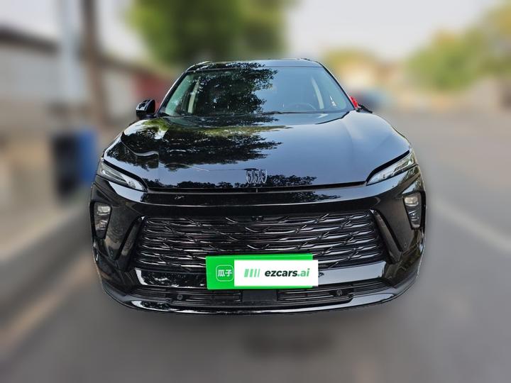2025 Envision Plus 28T RWD photo 2