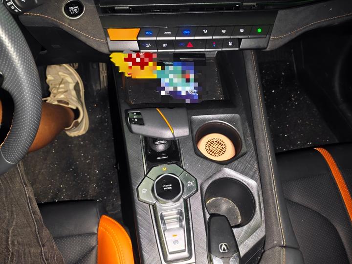 UNI-V 2024 1.5T Premium Sport photo 6