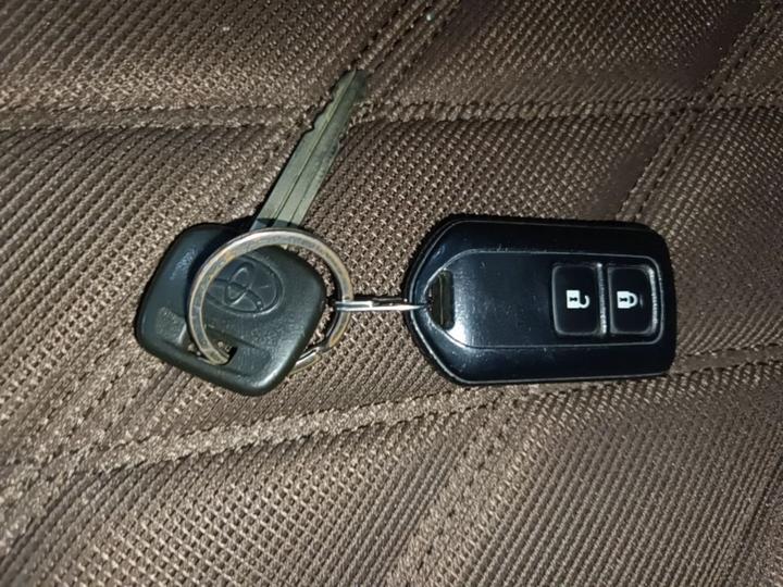 YARiS L 2015 1.5E AT photo 8