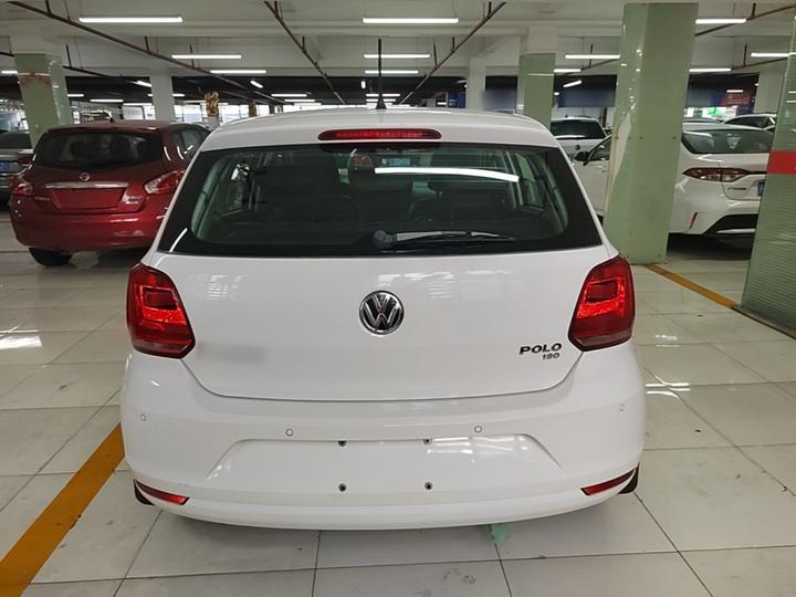 Polo 2016 1.6L AT Comfort photo 5