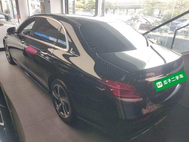 E-Class 2017 E 300 L Sport Luxury photo 4
