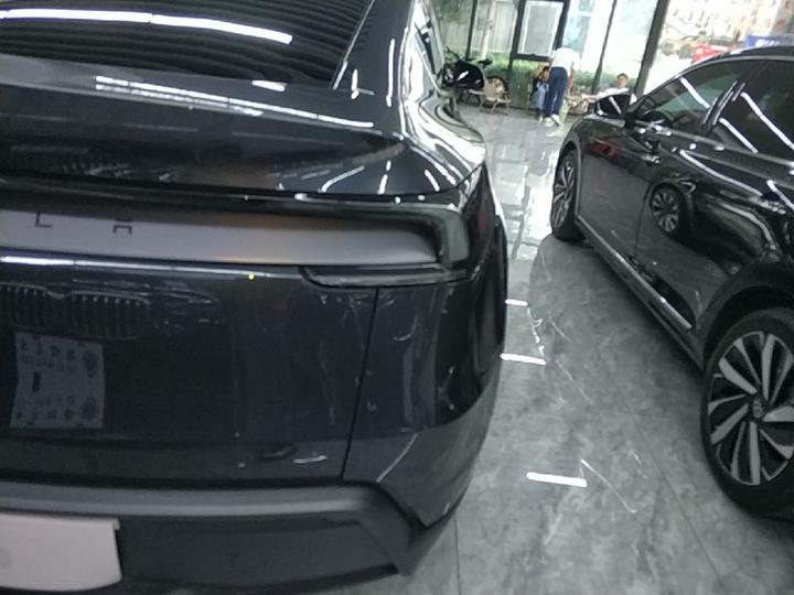 Model Y 2025 RWD photo 7