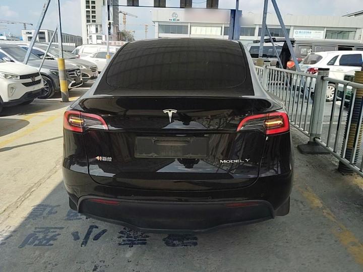 Model Y 2023 RWD photo 3